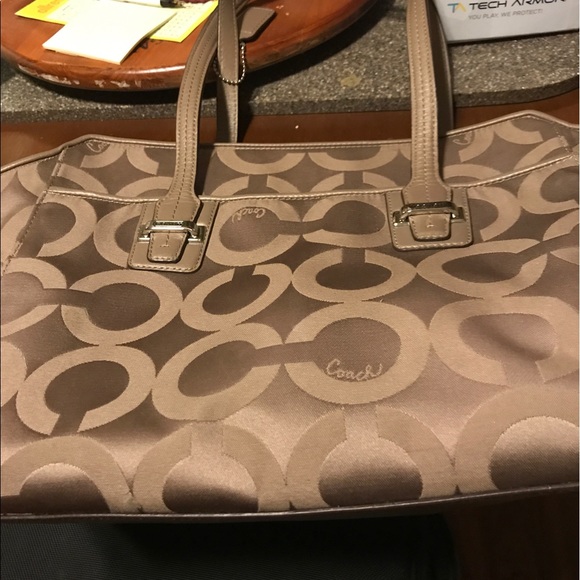 Coach purse - Picture 2 of 4