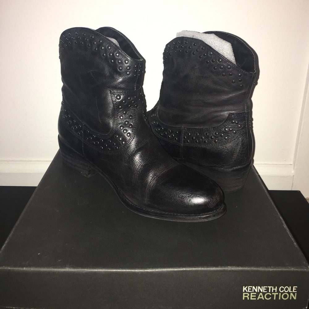 Kenneth Cole Country Love Booties