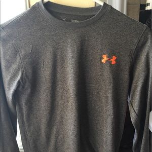 Under Armour  heat  gear boys long sleeve shirt
