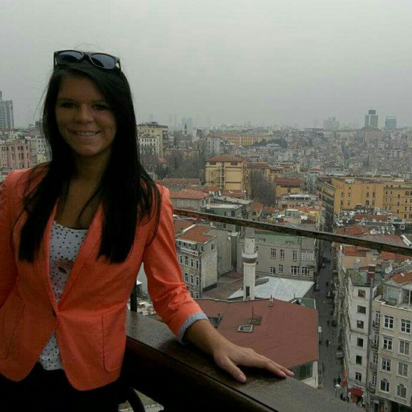 Meet your Posher, Michelle - Picture 5 of 8