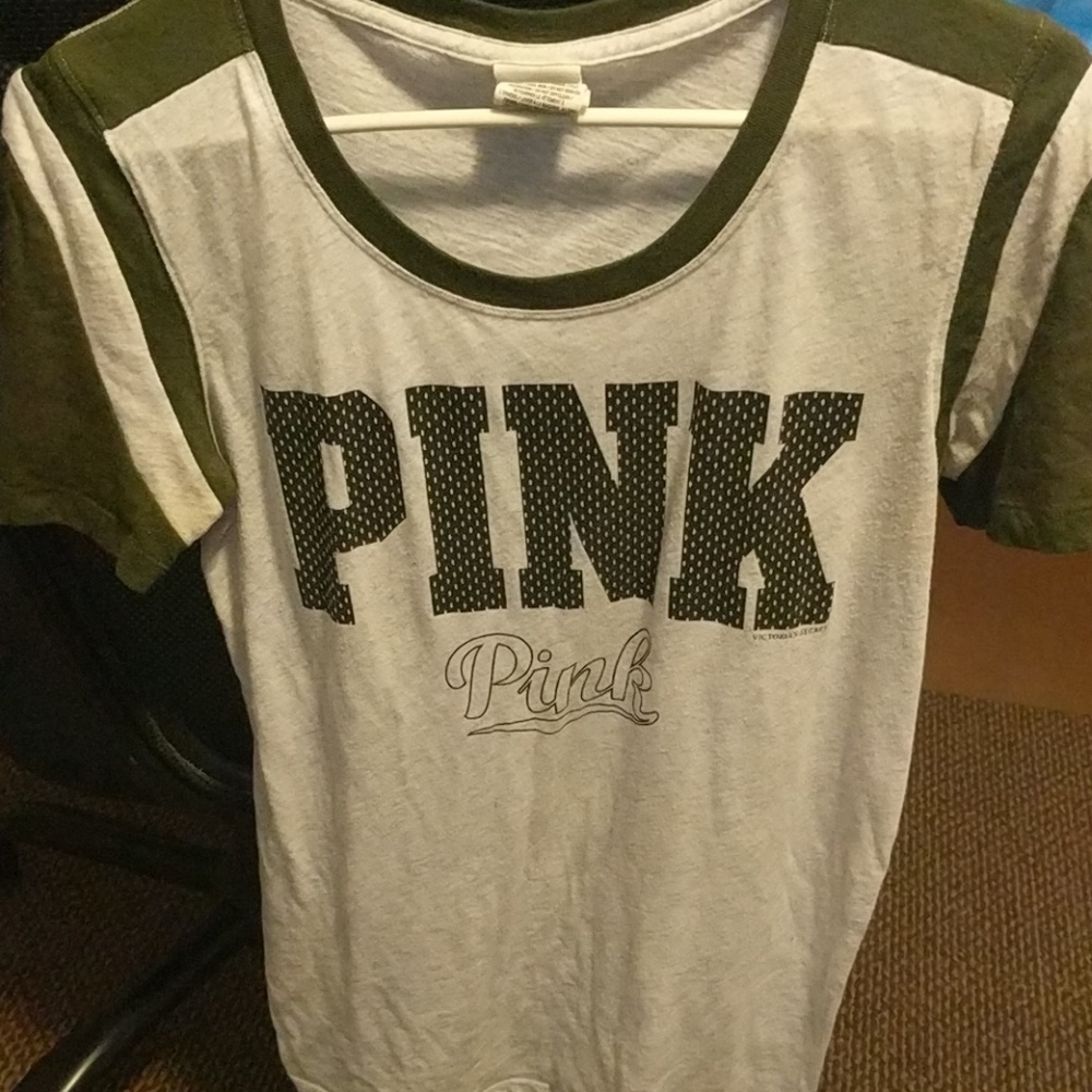 Sz M VS shirt