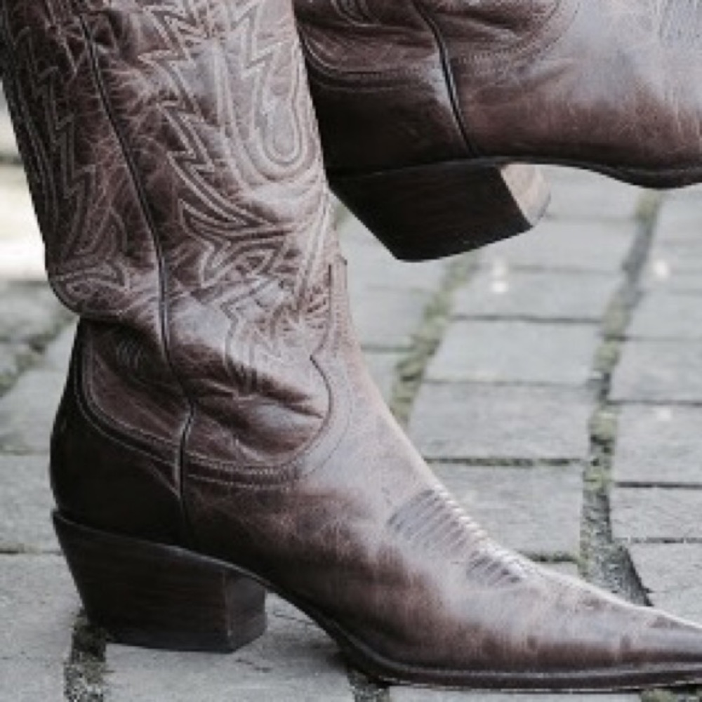 Cowboy boots🤠