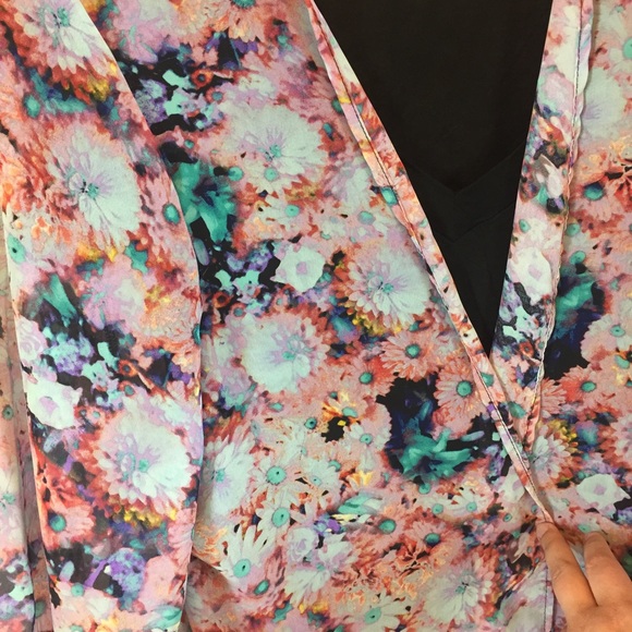 Lilac Fringe Floral Kimono - Picture 3 of 4