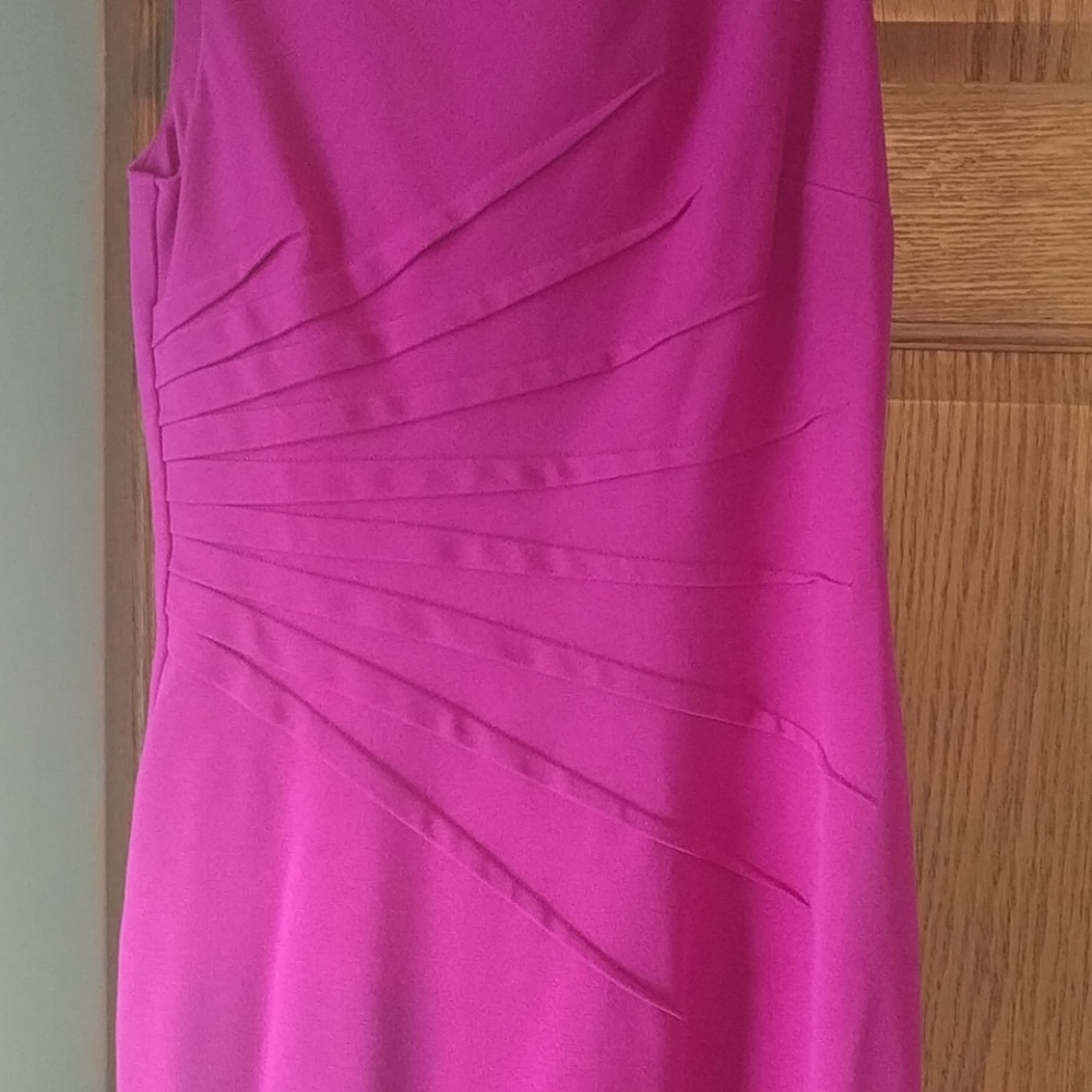Fushia dress - Picture 2 of 3