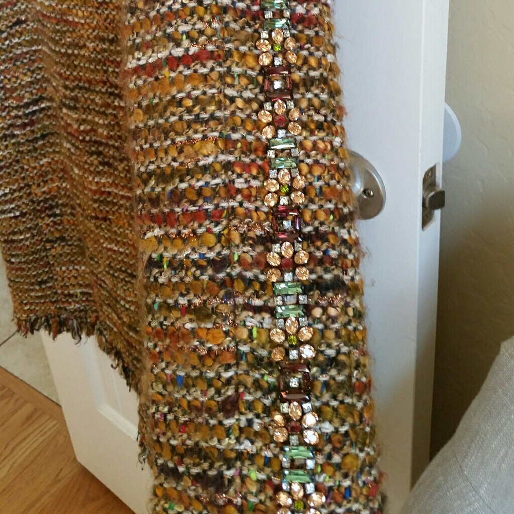 🎉Just Lowered🎉 Chanel Jacket - Picture 3 of 7