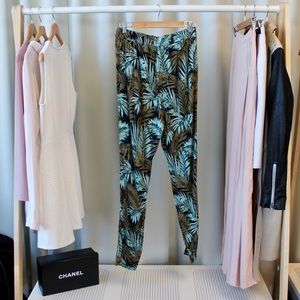 H&M Pants - H&M Slouchy Tropical Palm Print Pants H&M Pants - H&M Slouchy Tropical Palm Print Pants