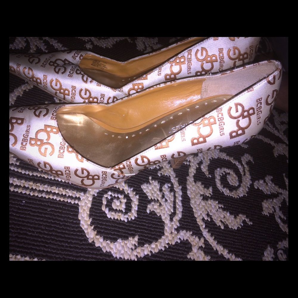 Size 9 or 9 1/2 shoe