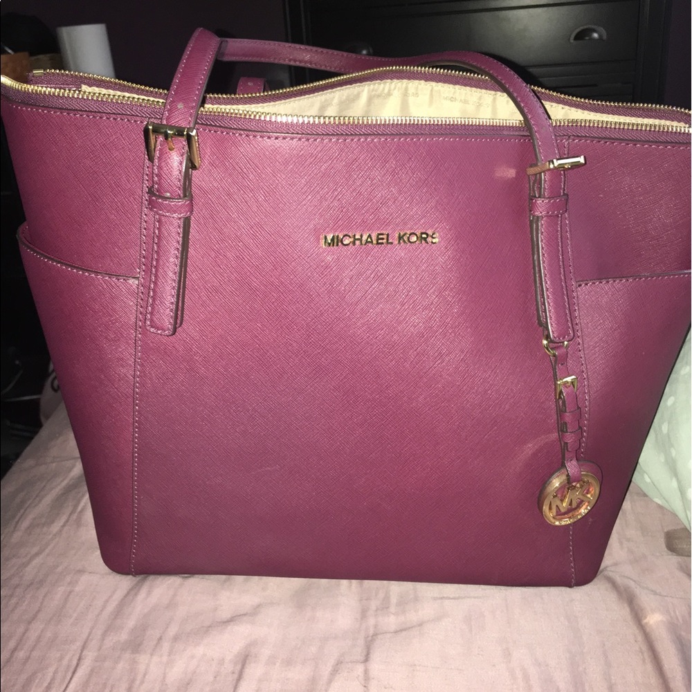 Michael Kors Tote Bag | TAKING ALL OFFERS MUST GO