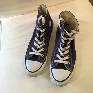 Navy High-top converse!