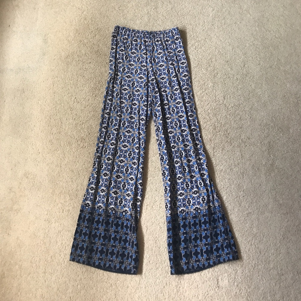 Patterned flare pants