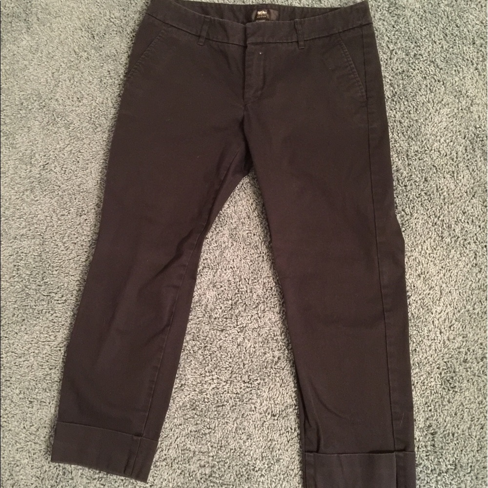 Mossimo Black size 4 stretch skinny cuffed capris
