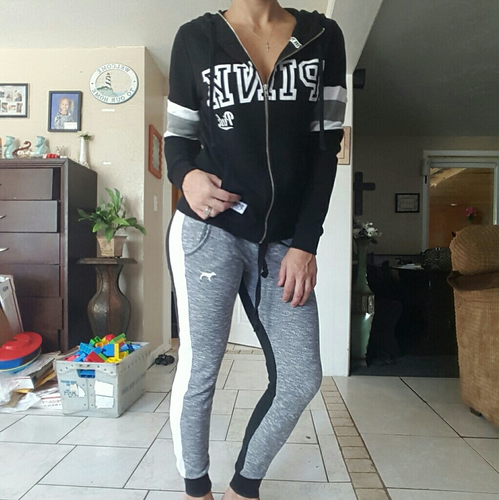 Vs pink jogger set