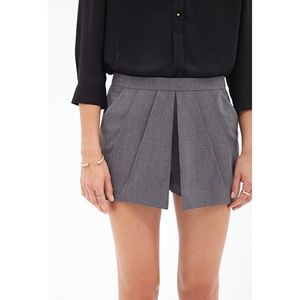 Pleated Shorts / Skort