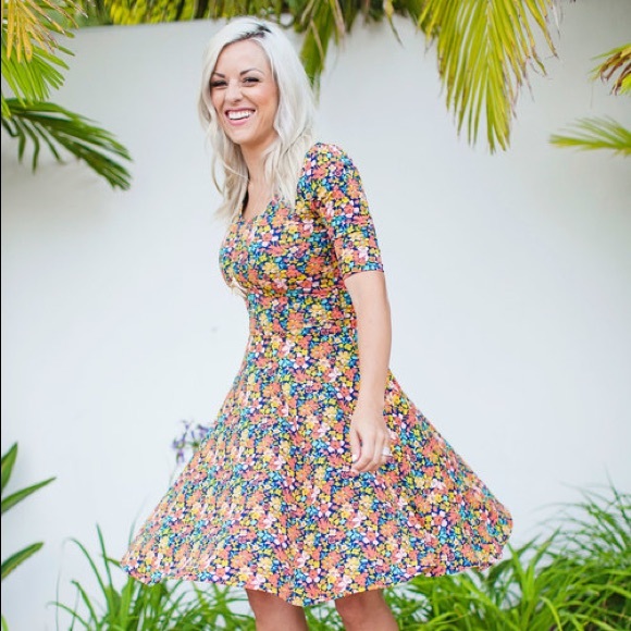 Nicole - Picture 3 of 3