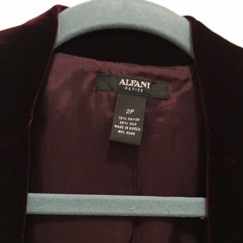 Alfani Petite burgundy blazer 2P NWOT - Picture 2 of 3