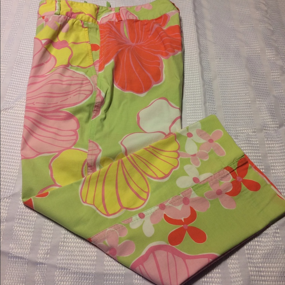 Lilly Pulitzer large flowers capris size 2. - Picture 1 of 8