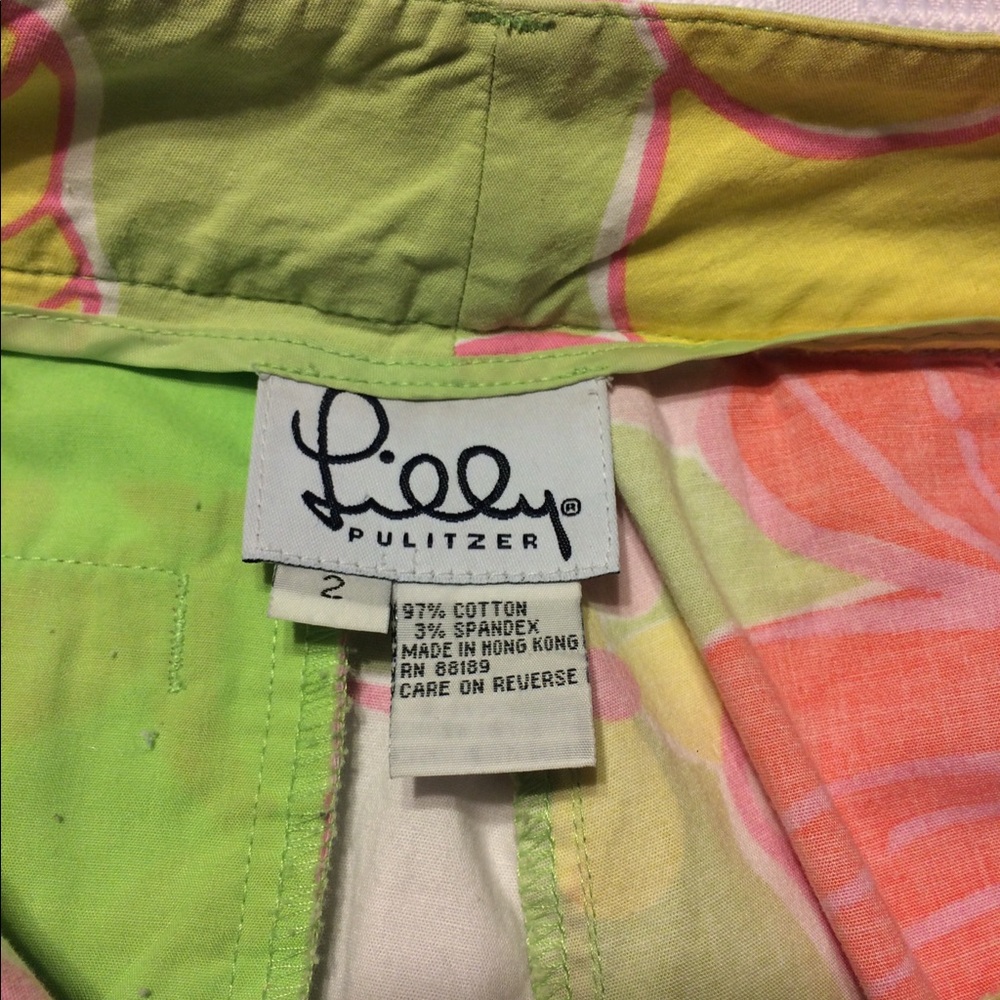 Lilly Pulitzer large flowers capris size 2. - Picture 4 of 8