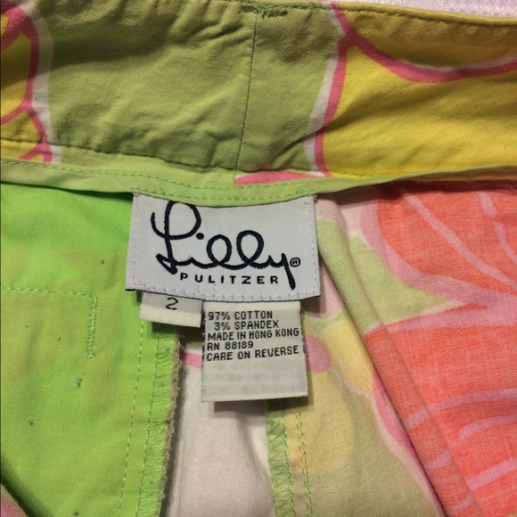 Lilly Pulitzer large flowers capris size 2. - Picture 4 of 8