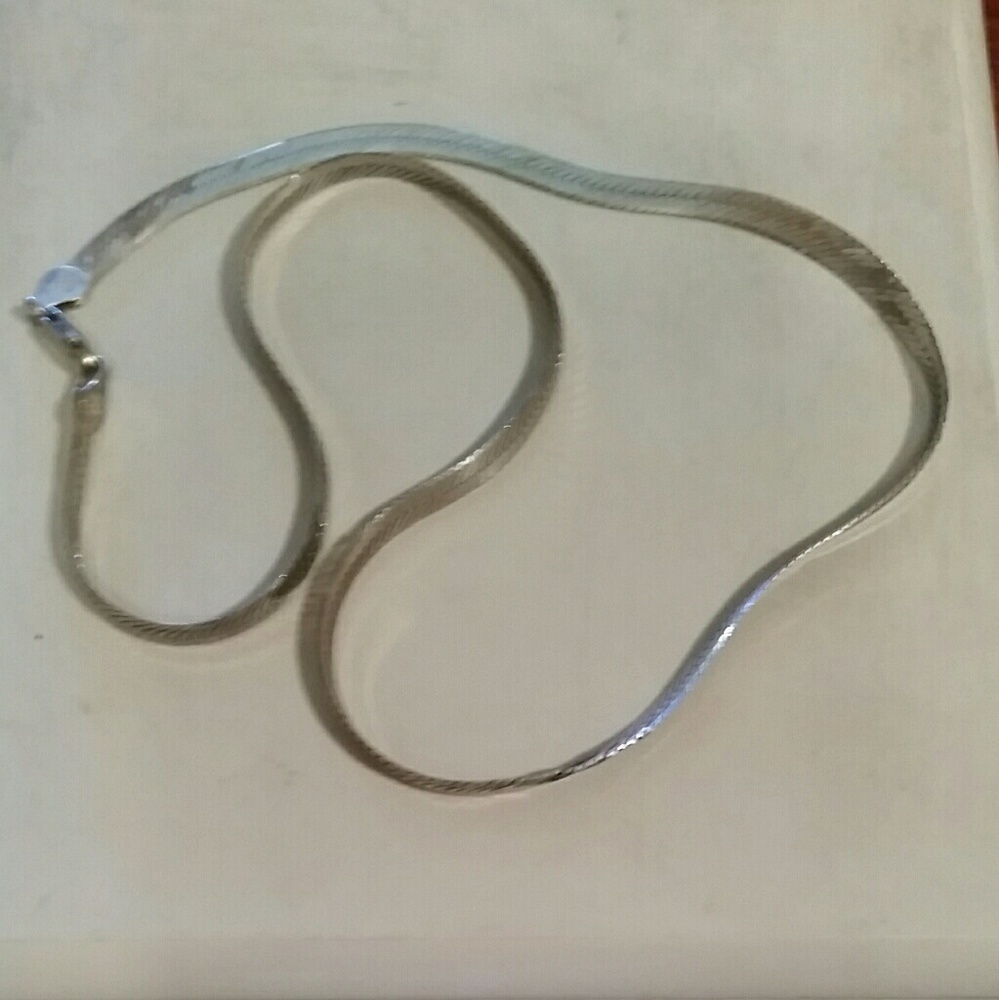 18 inch 925 sterling silver necklace 10 grams