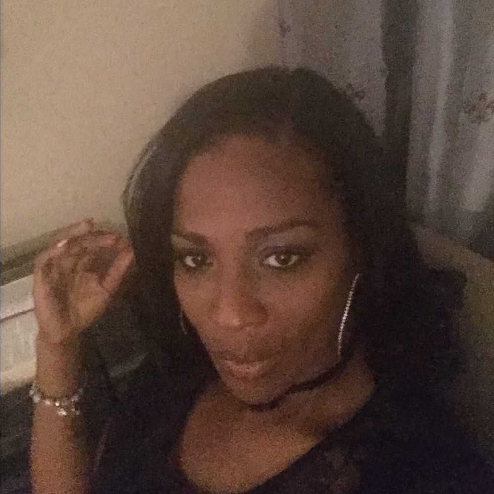 Meet your Posher, Lita