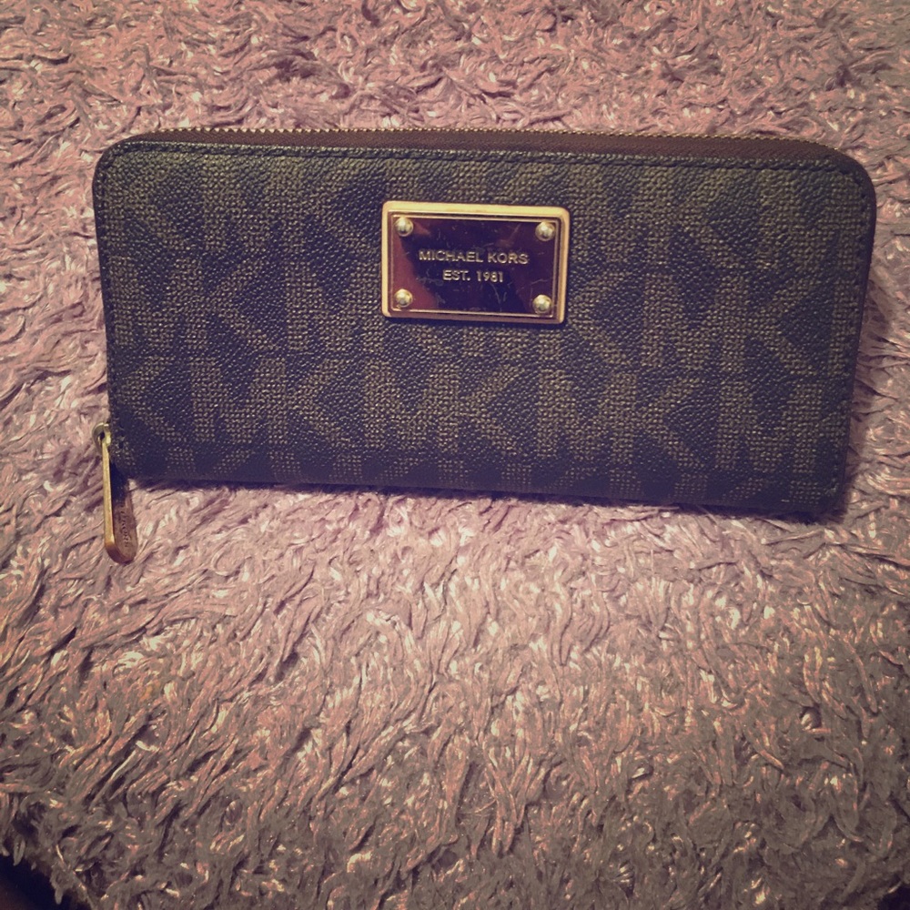 Micheal kors wallet