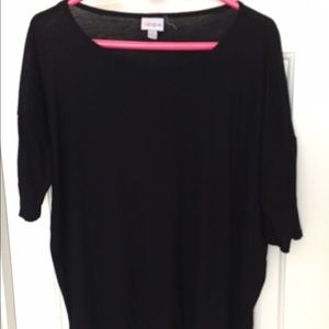 LulaRoe Irma Tee Size XS - Black Ribbed