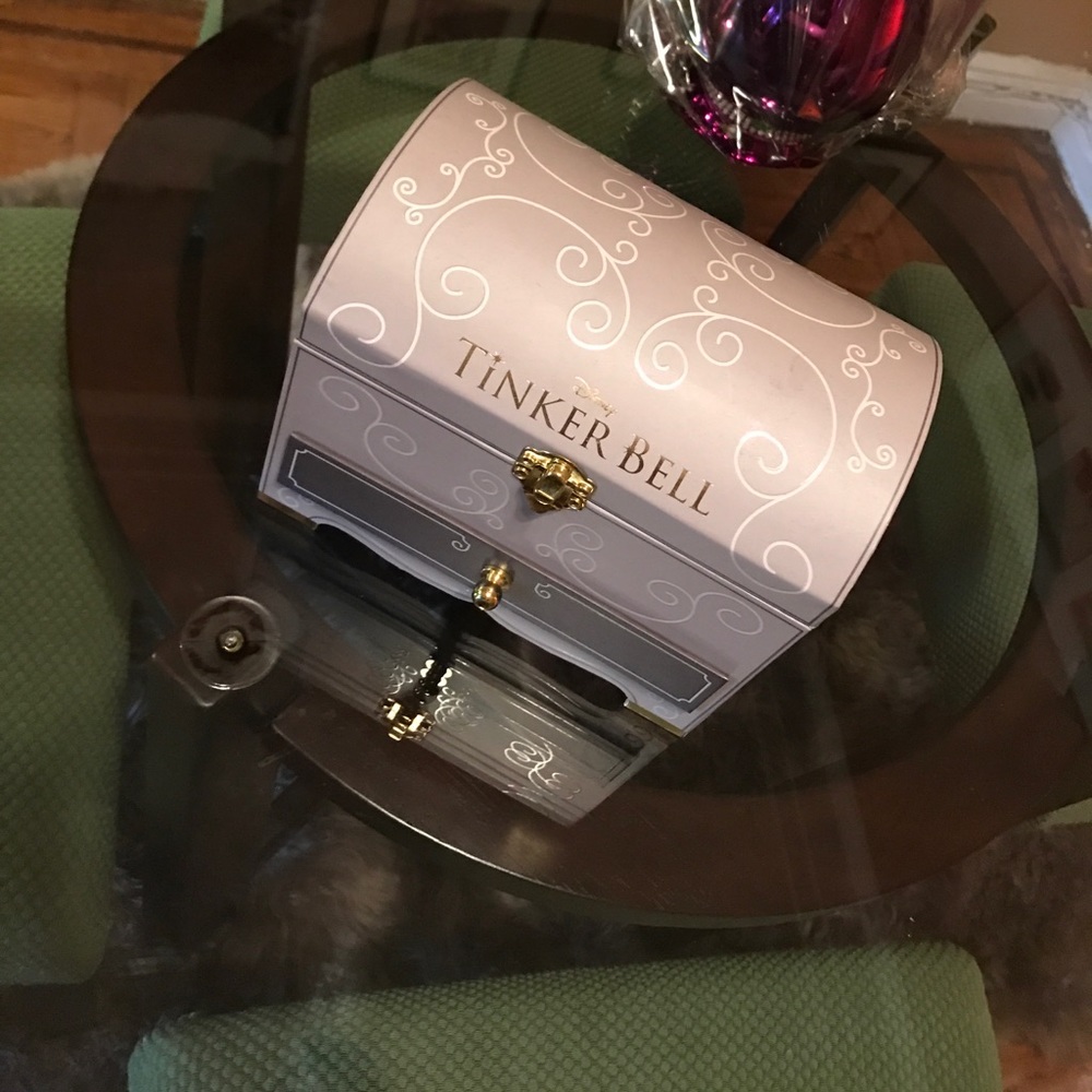 LE House Of Lashes Collector box & Lashes