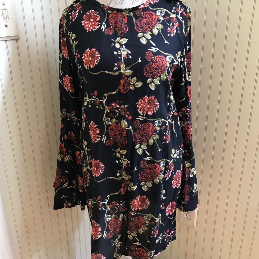 🌸SOLD🌸 Style house dress NWT