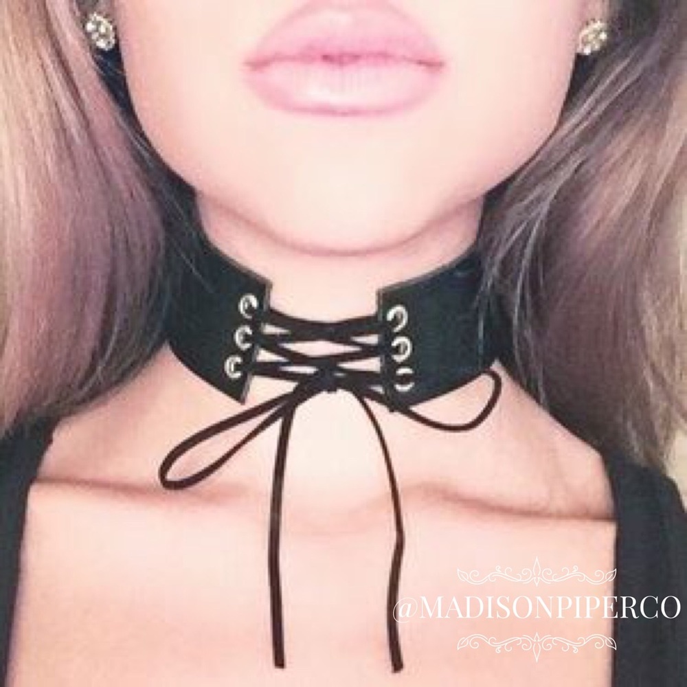"Kim" Black Suede Lace Up Choker - Picture 3 of 5