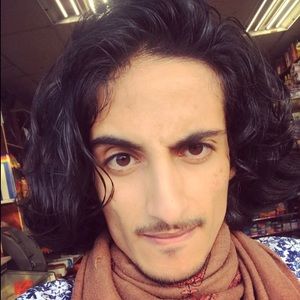 Meet your Posher, Ishaq