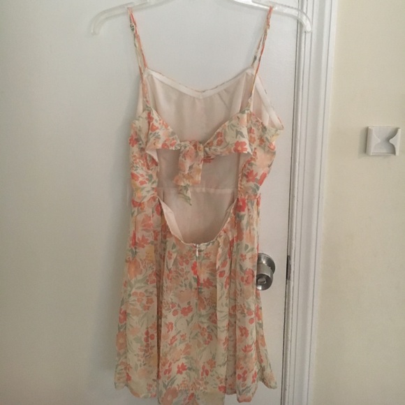 BB Dakota floral open back dress - Picture 2 of 3