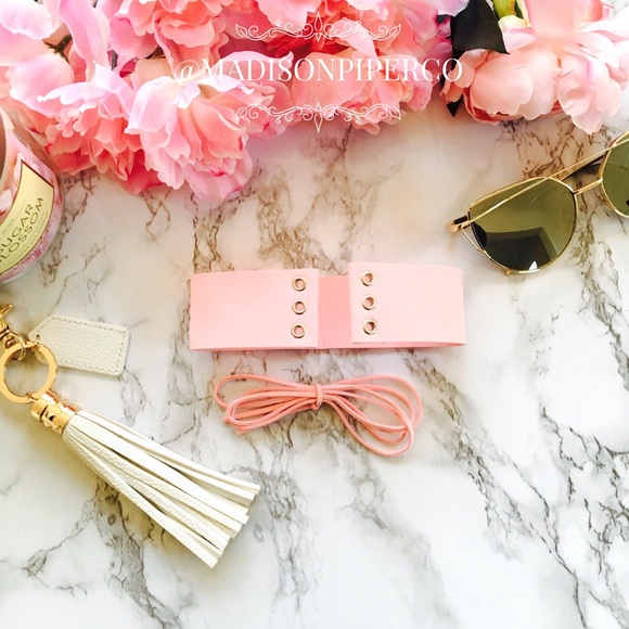 "Lyla" Baby Pink Lace Up Suede Choker - Picture 3 of 3