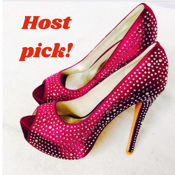 Shoes - NWOB Purple sparkling point toe pumps