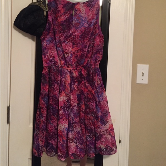 Spring dress - Picture 3 of 3