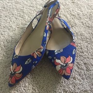 Ann Taylor Floral Flats Size 8.5