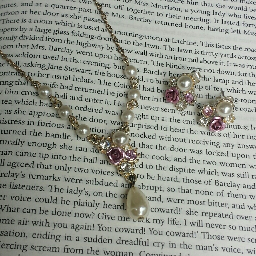 necklace and earring set