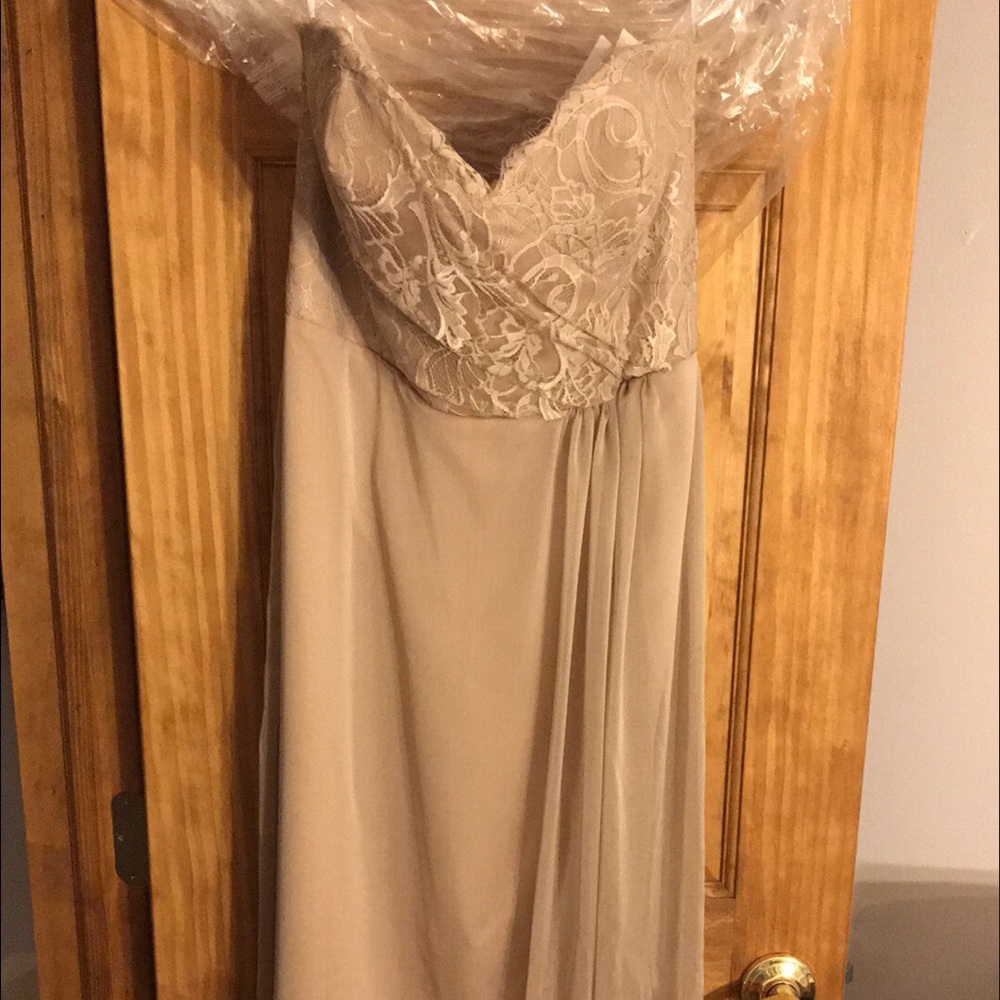 BRAND NEW Jim Hjelm Gown
