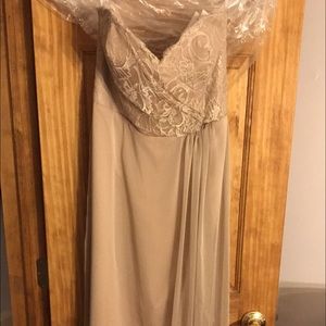 BRAND NEW Jim Hjelm Gown