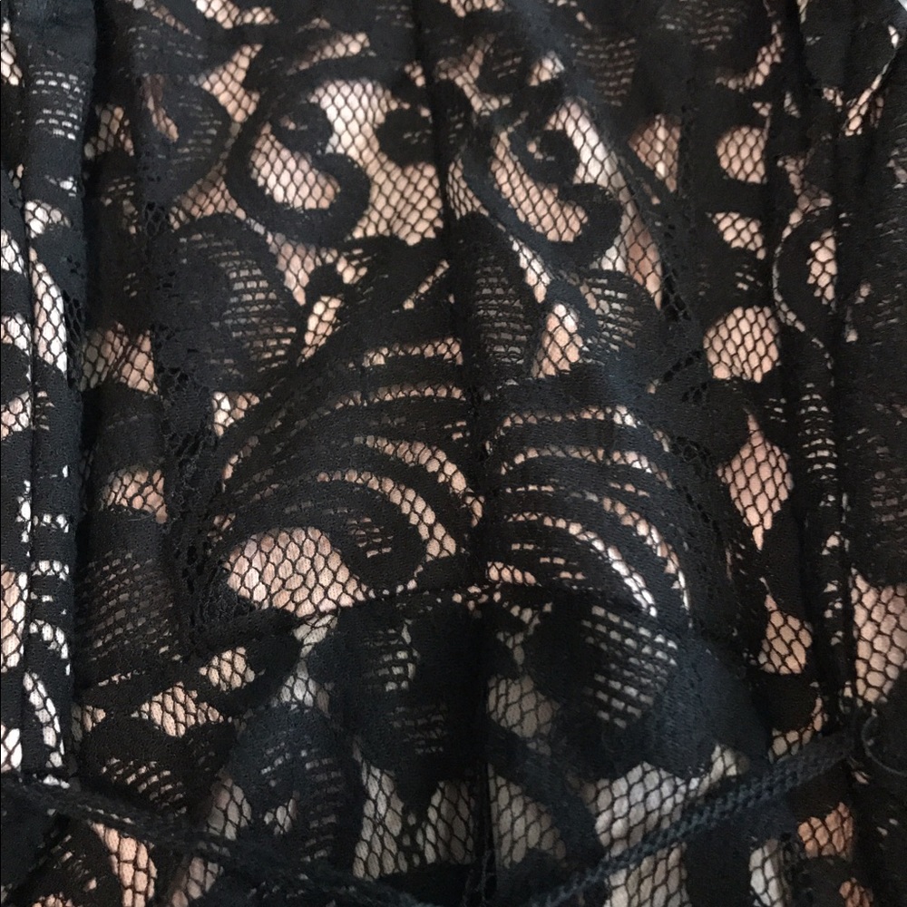 Beautiful black dress. - Picture 3 of 3