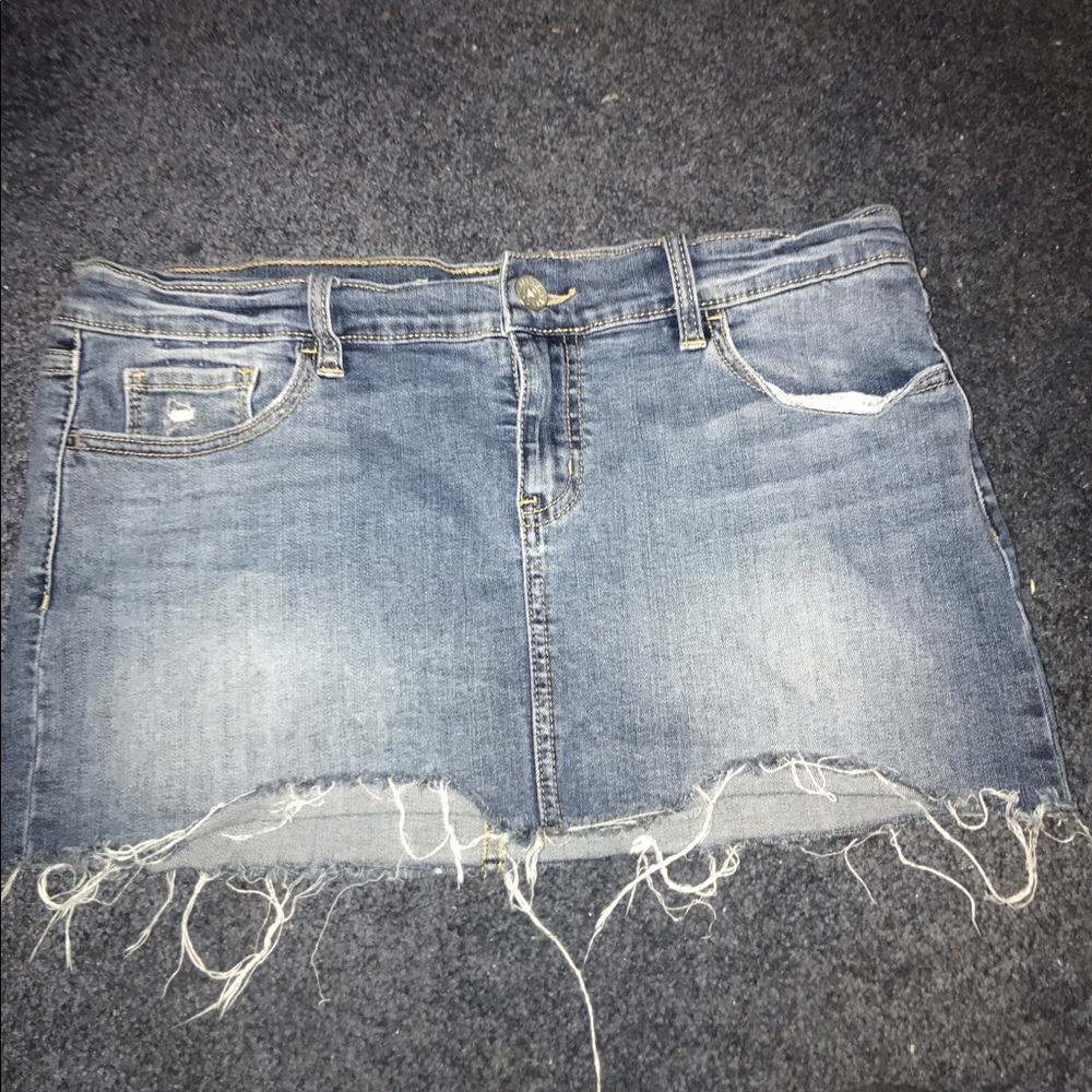 Cute jean mini skirt from PAC sun