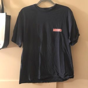 Vineyard Vines tshirt