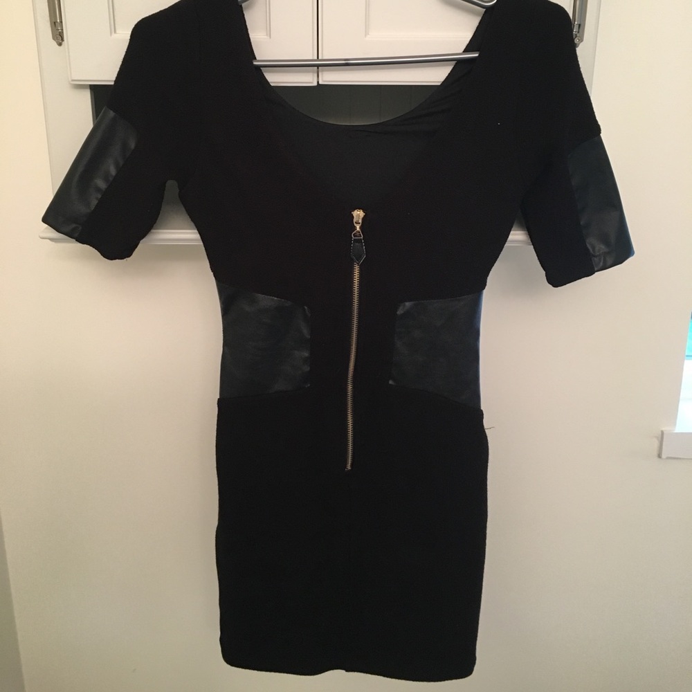 Dress - Picture 2 of 2