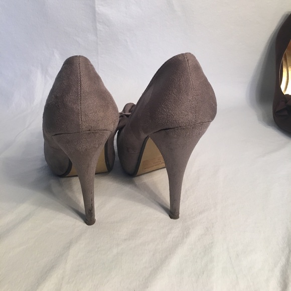 2 pair!๐๐ Wild Diva brown & gray suede pumps - Picture 5 of 5