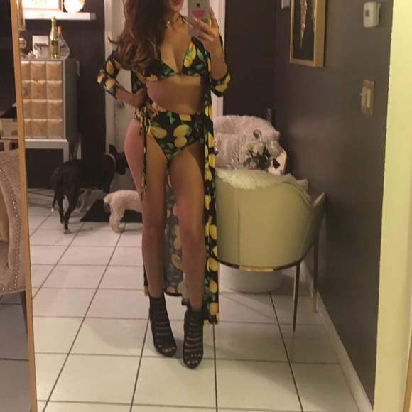 3-piece lemon ๐ bathing suit set - Picture 7 of 8