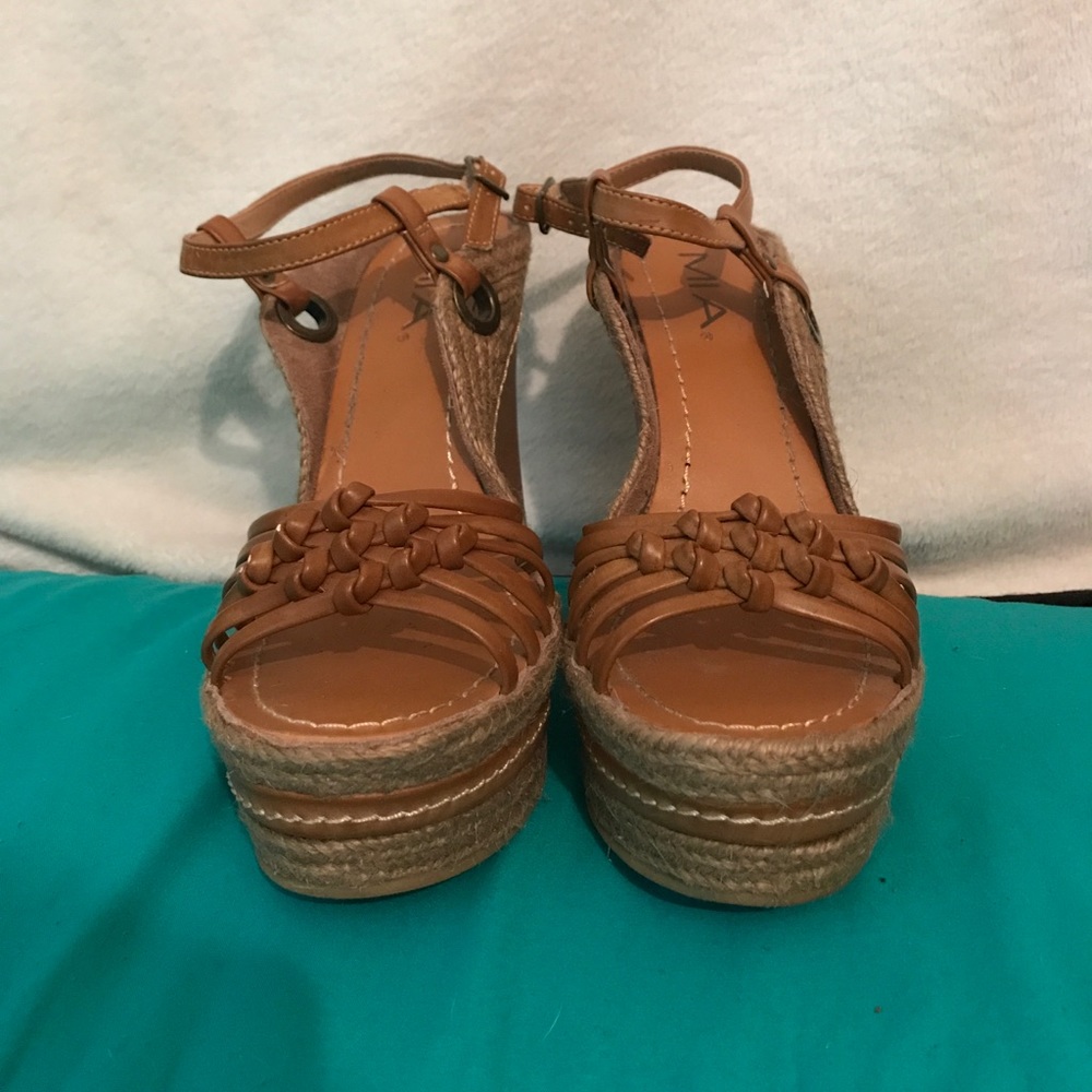 Brown wedges