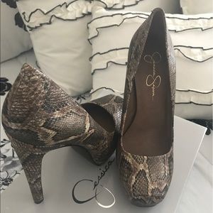 Jessica Simpson Tan/Snake  Landy sz 8