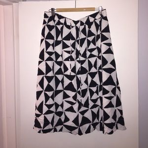 Loft black and white patterned skirt