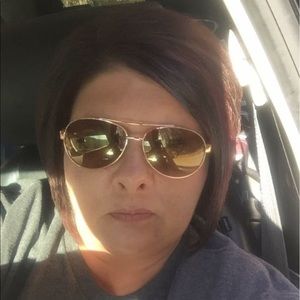 Meet your Posher, Tina