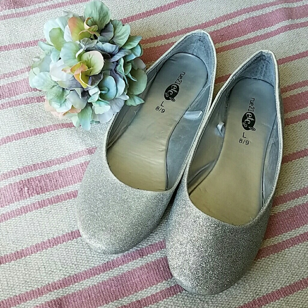 ❤V-daySALE❤Rue 21 Sparkle Shoes