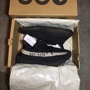 Adidas Yeezy Black and white(oreos) size 10.5